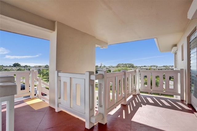 2669 S Garden Drive 401, Lake Worth, FL 33461