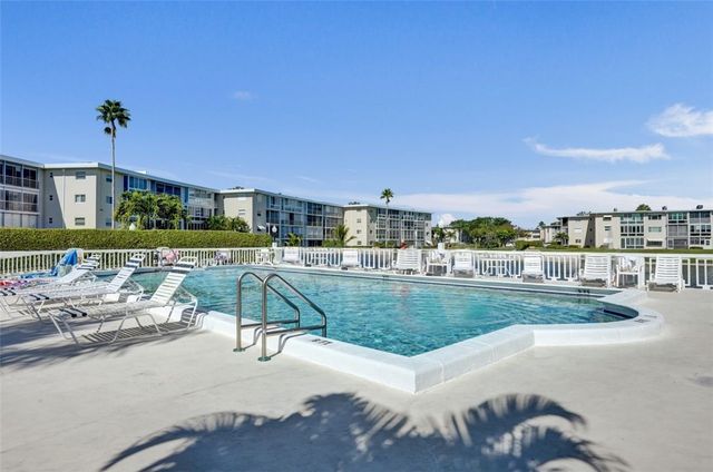 2669 S Garden Drive 401, Lake Worth, FL 33461