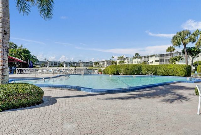 2669 S Garden Drive 401, Lake Worth, FL 33461