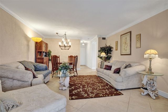 2669 S Garden Drive 401, Lake Worth, FL 33461