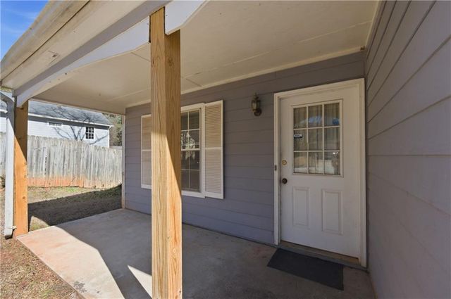 1044 Autumn Crest Court, Stone Mountain, GA 30083