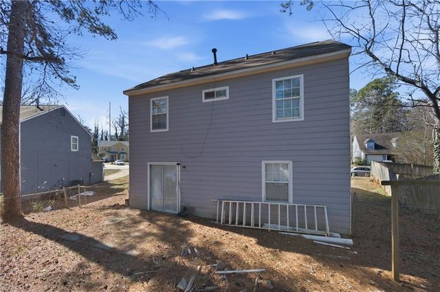 1044 Autumn Crest Court, Stone Mountain, GA 30083