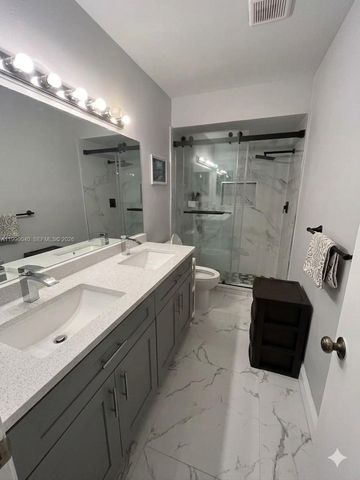 3931 SW 84th Ter, Davie, FL 33328