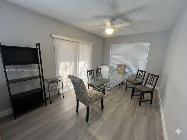 3931 SW 84th Ter, Davie, FL 33328