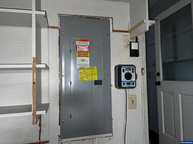 1083 N Douglas Av, Stayton, OR 97383