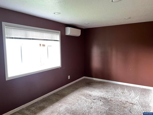 1083 N Douglas Av, Stayton, OR 97383