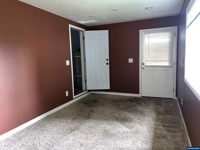 1083 N Douglas Av, Stayton, OR 97383