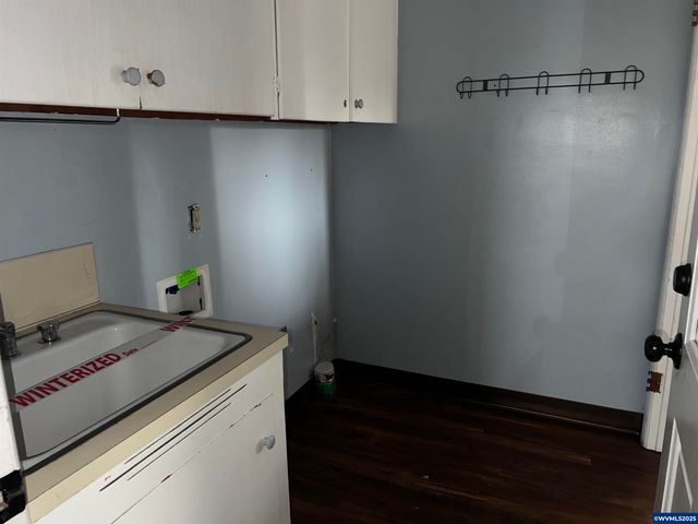 1083 N Douglas Av, Stayton, OR 97383