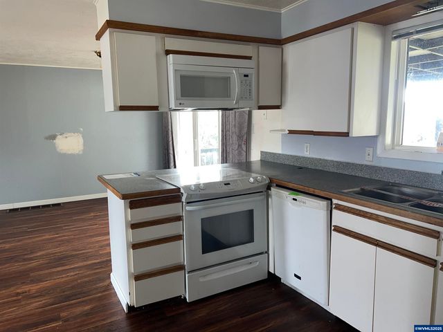 1083 N Douglas Av, Stayton, OR 97383