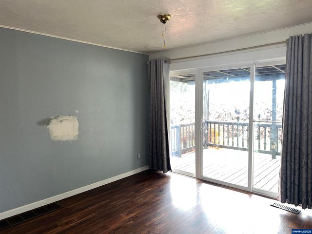 1083 N Douglas Av, Stayton, OR 97383