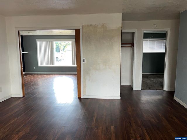 1083 N Douglas Av, Stayton, OR 97383