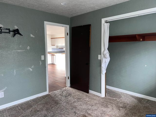 1083 N Douglas Av, Stayton, OR 97383