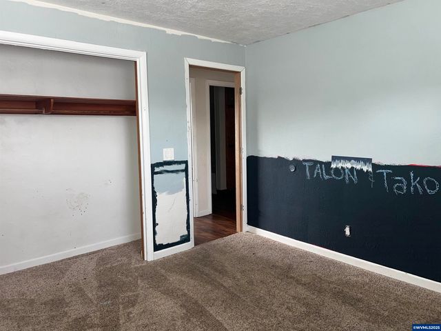 1083 N Douglas Av, Stayton, OR 97383