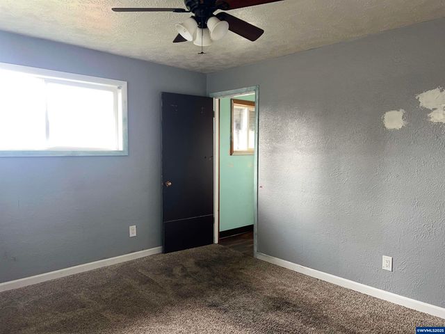 1083 N Douglas Av, Stayton, OR 97383