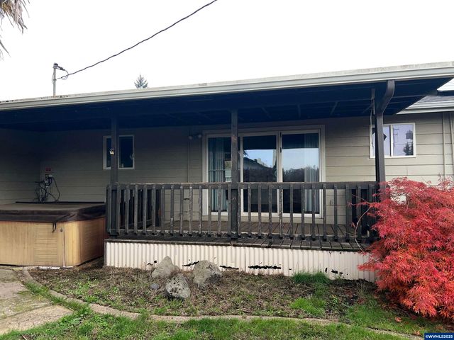 1083 N Douglas Av, Stayton, OR 97383