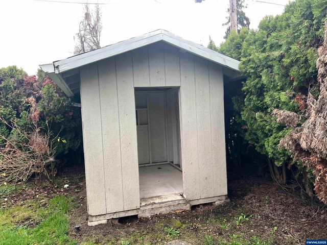 1083 N Douglas Av, Stayton, OR 97383