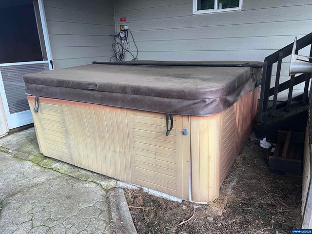 1083 N Douglas Av, Stayton, OR 97383