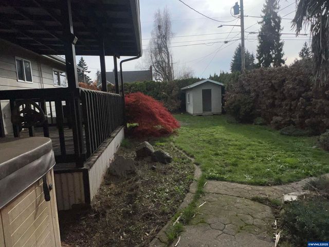 1083 N Douglas Av, Stayton, OR 97383