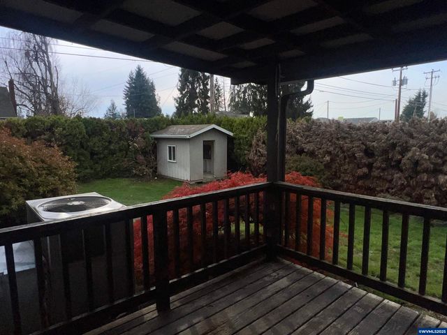 1083 N Douglas Av, Stayton, OR 97383