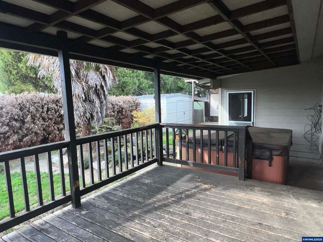 1083 N Douglas Av, Stayton, OR 97383