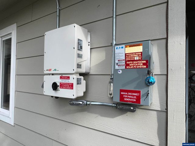 1083 N Douglas Av, Stayton, OR 97383