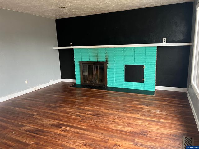 1083 N Douglas Av, Stayton, OR 97383