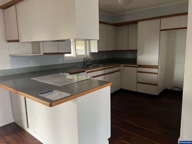 1083 N Douglas Av, Stayton, OR 97383