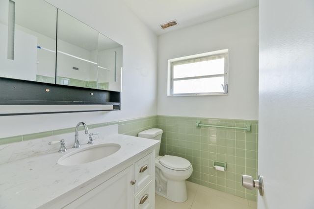 4810 NW 49th Drive, Tamarac, FL 33319