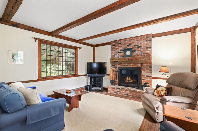 15 Cartway Lane E, Bedford, NY 10506