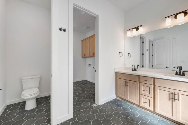 129 Bishop Wood RD, Dripping Springs, TX 78620