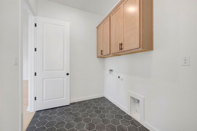 129 Bishop Wood RD, Dripping Springs, TX 78620