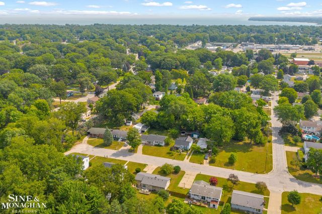 2849 20th Avenue, Port Huron, MI 48060