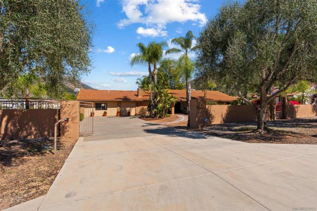 13960 Valle Lindo, Escondido, CA 92027