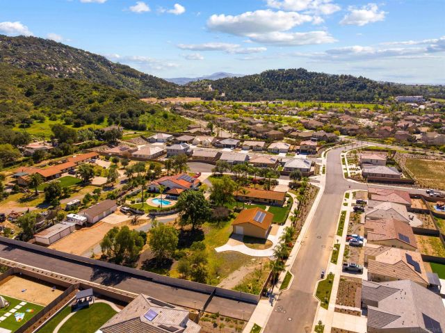 13960 Valle Lindo, Escondido, CA 92027