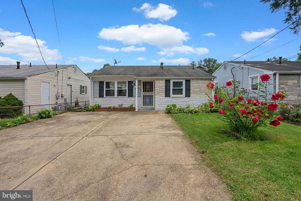 704 CLOVIS AVE, Capitol Heights, MD 20743