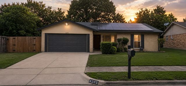 6205 Sunnybrook Drive, Watauga, TX 76148