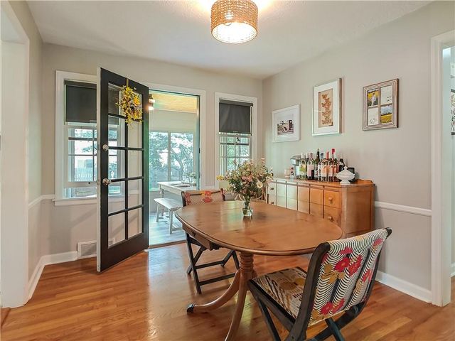 5026 W 72nd Terrace, Prairie Village, KS 66208