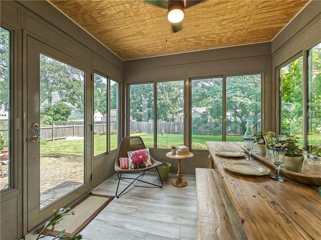 5026 W 72nd Terrace, Prairie Village, KS 66208