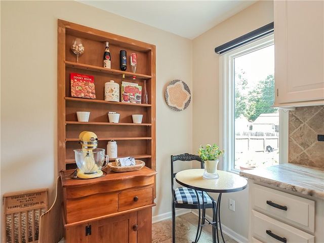 5026 W 72nd Terrace, Prairie Village, KS 66208
