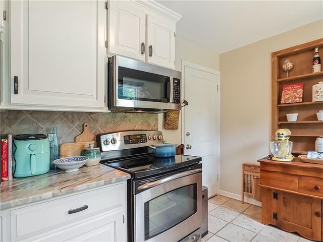 5026 W 72nd Terrace, Prairie Village, KS 66208