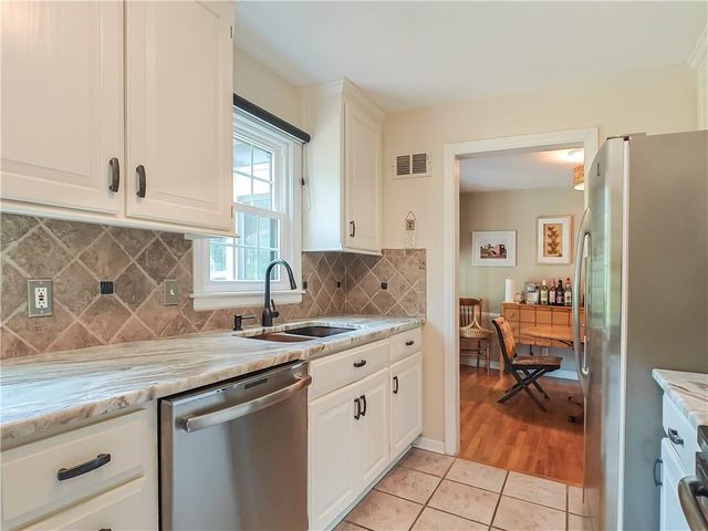 5026 W 72nd Terrace, Prairie Village, KS 66208
