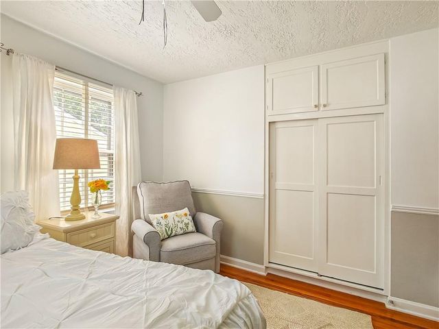 5026 W 72nd Terrace, Prairie Village, KS 66208