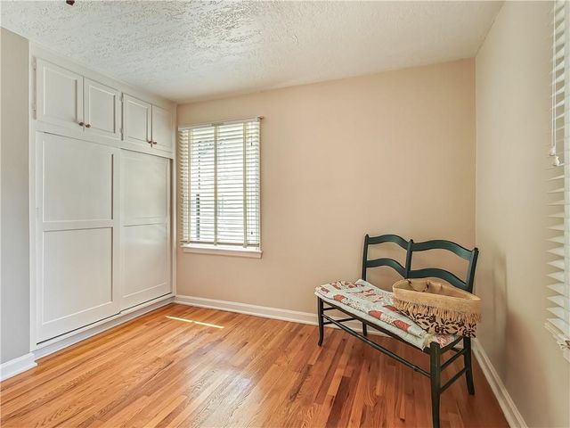 5026 W 72nd Terrace, Prairie Village, KS 66208