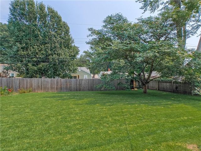 5026 W 72nd Terrace, Prairie Village, KS 66208