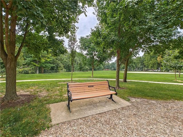 5026 W 72nd Terrace, Prairie Village, KS 66208