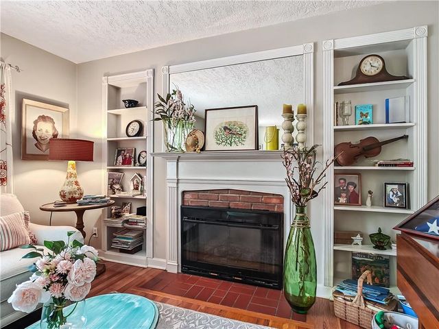 5026 W 72nd Terrace, Prairie Village, KS 66208