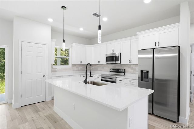 8511 N Golfview Drive, Citrus Springs, FL 34434