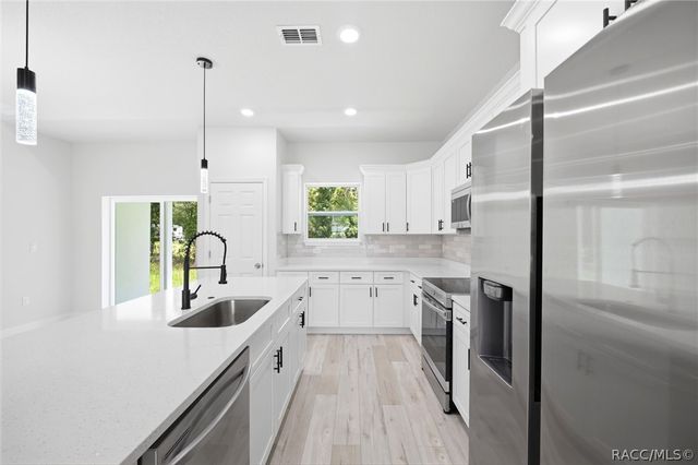 8511 N Golfview Drive, Citrus Springs, FL 34434
