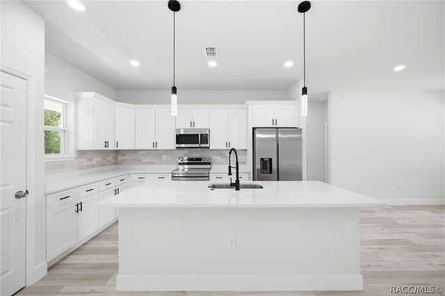 8511 N Golfview Drive, Citrus Springs, FL 34434
