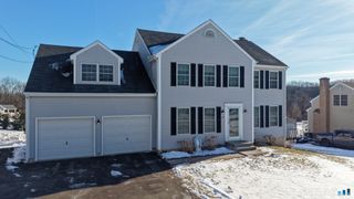 672 Laurel Grove Road, Middletown, CT 06457